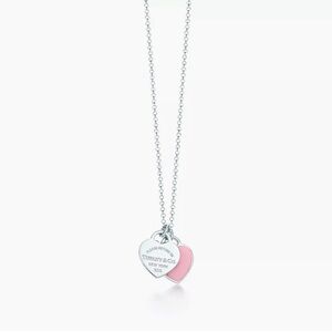 Tiffany & Co. Pink Double Heart Tag Pendant
in Silver, Mini